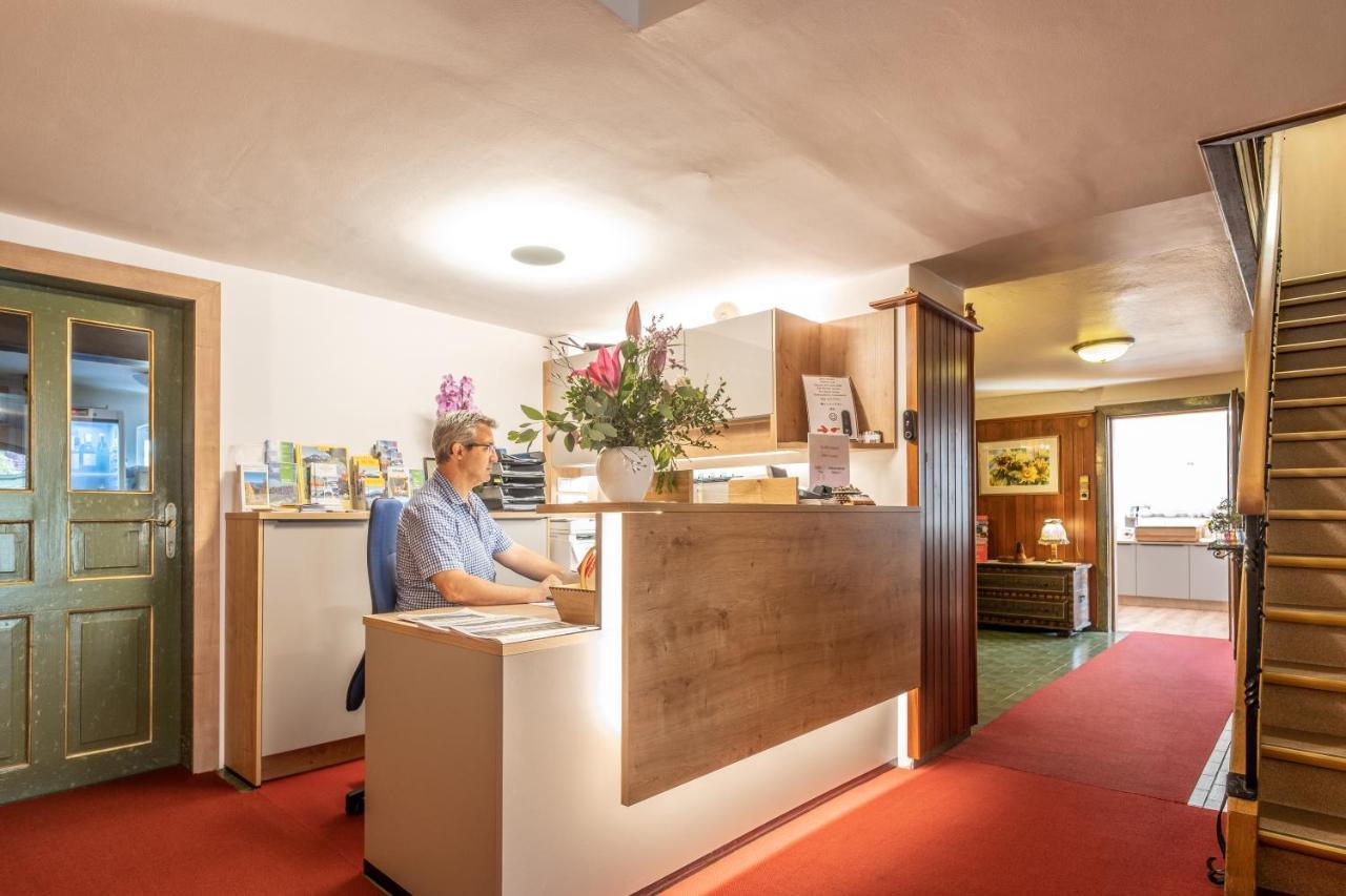 Hotel-Pension Falkensteiner Sankt Gilgen Bagian luar foto