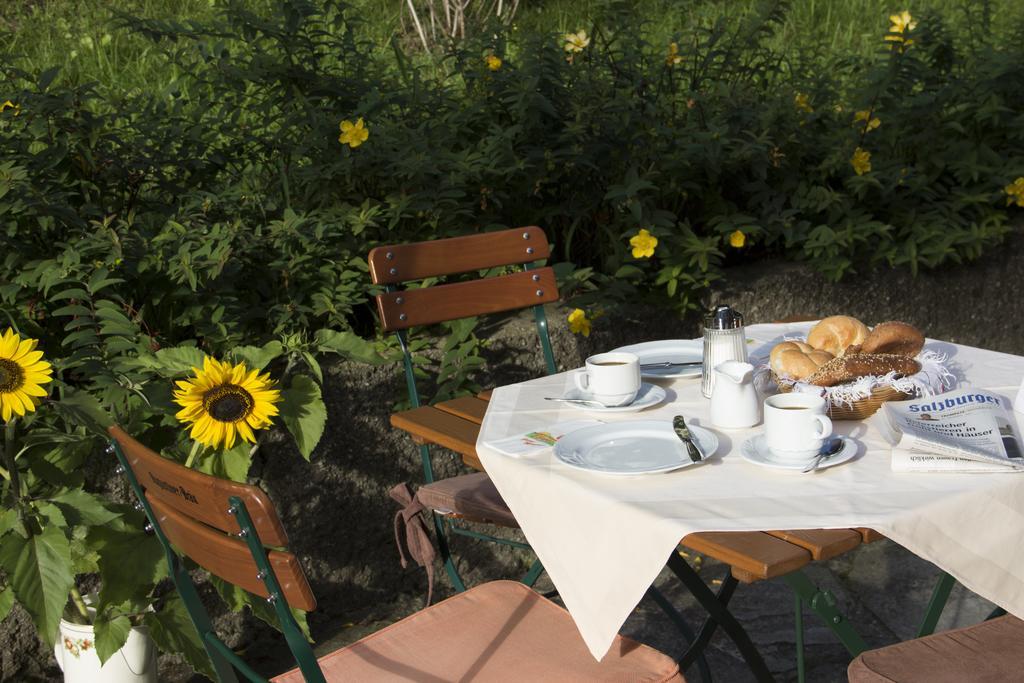 Hotel-Pension Falkensteiner Sankt Gilgen Bagian luar foto