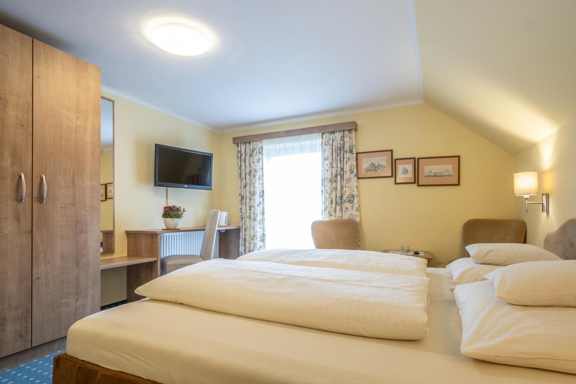 Hotel-Pension Falkensteiner Sankt Gilgen Bagian luar foto