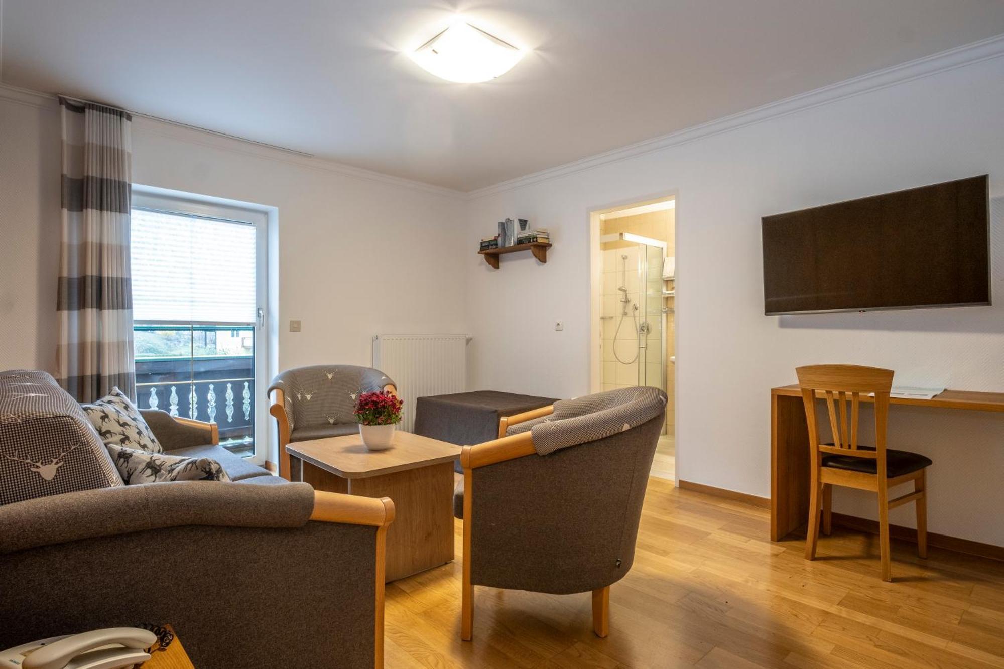 Hotel-Pension Falkensteiner Sankt Gilgen Bagian luar foto